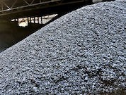 «Южный Кузбасс» предоставил работникам 14 тысяч тонн бесплатного угля