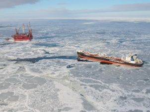 Совкомфлот получит от Сбербанка кредит на $180 млн для строительства арктического танкера