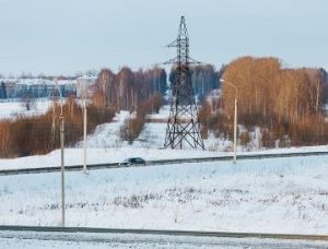 «Вологдаэнерго» переустраивает ЛЭП в связи с реконструкцией федеральной трассы М-8