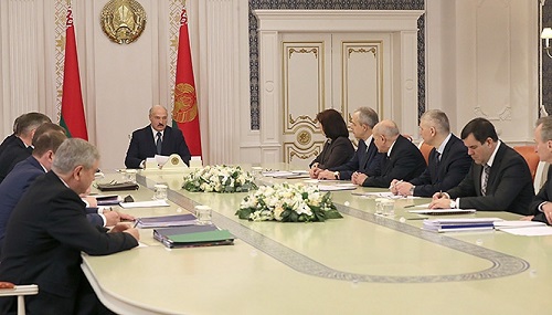 Александр Лукашенко: мы не будем ползать на коленях 31 декабря, вымаливая у России нефть
