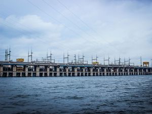 Гидроэлектростанции РусГидро на Волге работают в режиме пропуска половодья