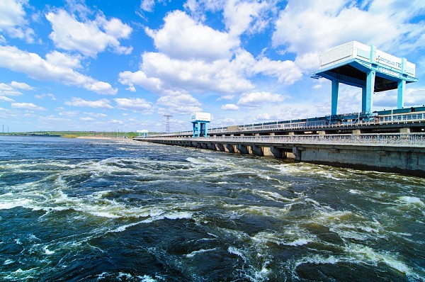 На Саратовской ГЭС половодье: открыты 7 холостых водосбросы