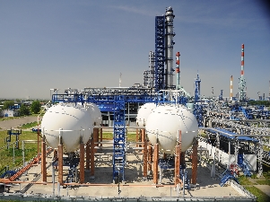 Омский НПЗ увеличил производство высокооктановых бензинов