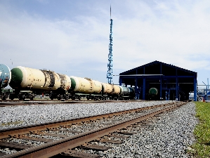 «Газпром нефть» построит на Омском НПЗ современную установку налива нефтепродуктов