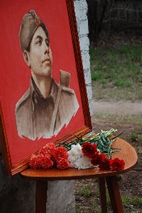 Работники «Кировэнерго» установили 37 мемориальных досок Героев Великой Отечественной