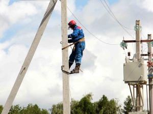 Сведловское «Облкоммунэнерго» полностью восстановило электроснабжение пострадавших от урагана городов