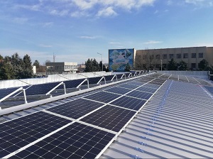 162 солнечных модуля установили на крыше продуктового магазина в Краснодарском крае
