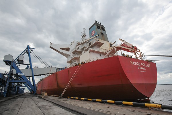 «Ростерминалуголь» грузит самый большой балкер в истории морского порта Усть-Луга - 180 000 тонн