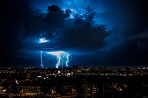 Ураганные ветры могут стать причиной отключений электроэнергии на Урале