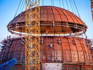 На стройплощадке ЛАЭС-2 установили купольную часть внутренней защитной оболочки реактора