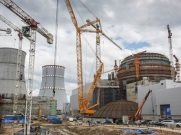 На стройплощадке ЛАЭС установлены последние крупные элементы полярного крана в здании реактора второго энергоблока