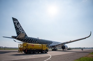 «Роснефть Аэро» производит заправку «в крыло» в 44 российских и зарубежных аэропортах