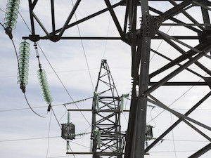 «Адыгейские электрические сети» заменили изоляторы на ЛЭП 110 кВ «Центральная – Черемушки» и «Черемушки – Хаджох»