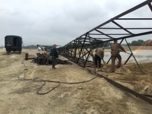 «Янтарьэнерго» демонтирует опоры высоковольтные ЛЭП на острове Октябрьский