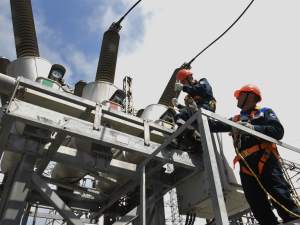 Приморские электрические сети выполнили больше половины годовой ремонтной программы