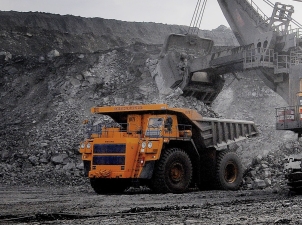 В Кузбассе откроют производство по сборке уральских экскаваторов нового типа для угольных предприятий