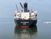 На рейд морского порта Беринговский прибыл первый танкер в навигацию-2021