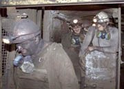 В кузбасской шахте «Юбилейная» спасатели ищут двух горняков под завалом