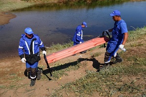Волонтеры «Газпромнефть-Оренбурга» благоустроили пляж реки Бердянка