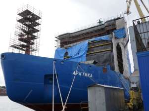 «Балтийский завод» покрасит надстройку атомного ледокола «Арктика» в цвета российского триколора
