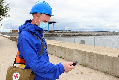 На Саратовской ГЭС химразведка провела учебный анализ степени зараженности воздуха радиоактивной пылью