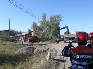 В результате ДТП повреждена опора ЛЭП в Якутске