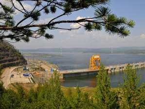 Богучанская ГЭС поддерживает на Ангаре навигационный уровень