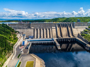 Бурейская ГЭС закрыла затворы водосбросной части плотины