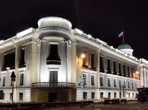 Новая архитектурно-художественная подсветка преобразила здание Ленинградского областного суда