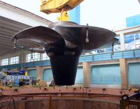 На Саратовской ГЭС смонтировали новое рабочее колесо турбины весом 314 тонн