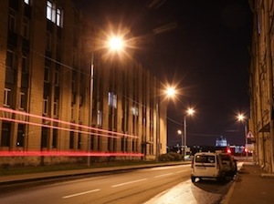 Ленсвет смонтировал новую систему освещения на улице Ватутина