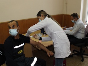 Более 70% коллектива компании «Приморскуголь» вакцинировались от коронавирусной инфекции