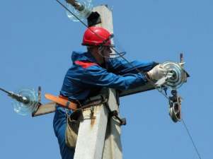 «Усть-Лабинские электрические сети» отремонтировали 140 км распредсетей