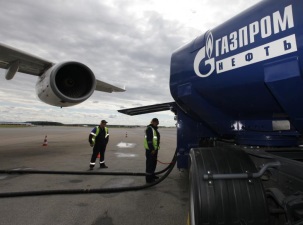 «Газпромнефть-Аэро» заправила «в крыло» самый большой пассажирский авиалайнер в мире