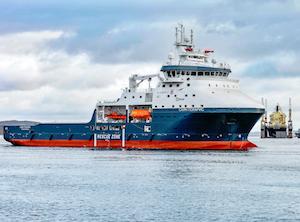 «Газпром нефть» арендовала ледокольное судно для проекта «Приразломное»