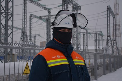 ФСК ЕЭС тестирует спецмаски для работы до -60С в Западной Сибири