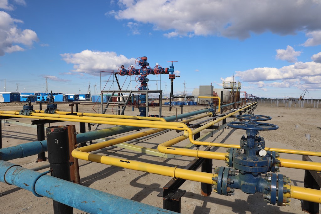 На Семаковском газовом месторождении досрочно построен первый куст скважин