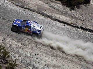 Сайнц увеличил свой отрыв от преследователей в автомобильном зачете 