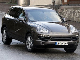 Характеристики нового Porsche Cayenne рассекретили за два месяца до премьеры