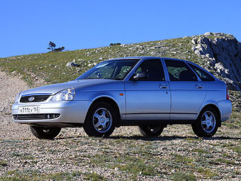 Lada Priora и Renault Logan стали самыми продаваемыми автомобилями в России