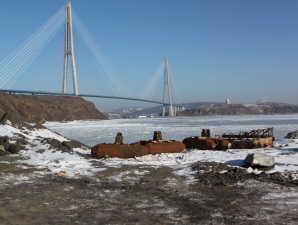 Во Владивостоке завершаются работы по стыковке подводной части водовода на остров Русский с наземной