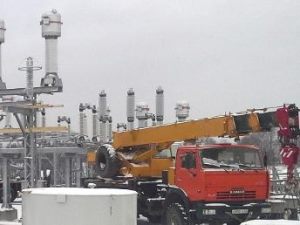 «Новгородэнерго» монтирует силовые трансформаторы на строящихся подстанциях для электроснабжения трассы М11