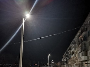 «Омская энергосбытовая компания» построила линии уличного освещения в Таврическом районе