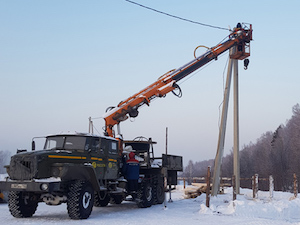 Кузбассэнерго построило ЛЭП для освещения крещенской купели в деревне Елыкаево