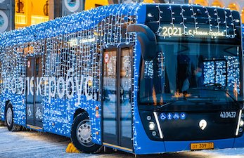 Новогодние электробусы будут курсировать по Москве до 10 января
