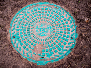 ГУП «ТЭК СПб» установило антивандальные люки в семи районах Санкт-Петербурга