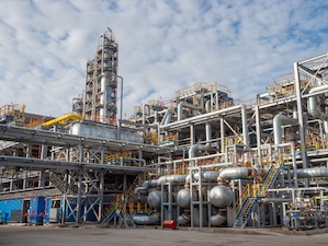 «Газпром нефтехим Салават» в 2021 году увеличил производство автомобильных бензинов на 13%