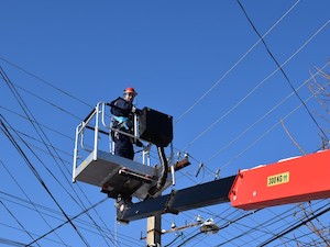 «Крымэнерго» в 2022 году заменило 70 опор ЛЭП в Евпатории