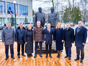 В Технической академии Росатома открыли памятник основателям российского ядерного образования