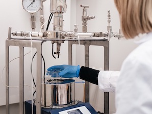 Ученые Томского политеха разработали стабильные катализаторы для утилизации и переработки углекислого газа